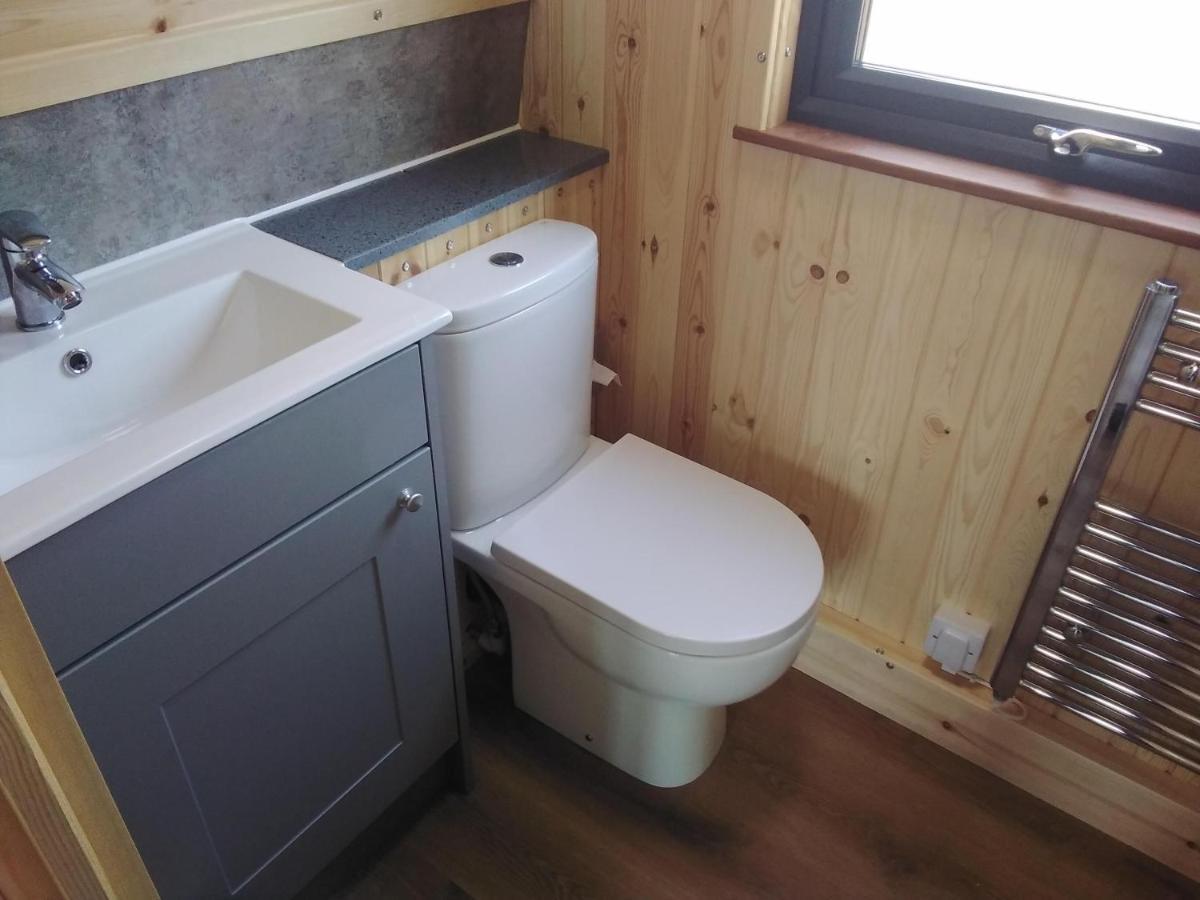Отель Glamping Pods Кромер Экстерьер фото