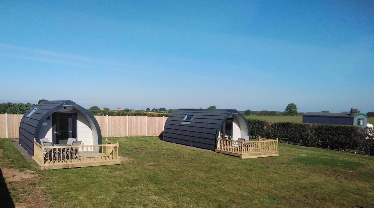 Отель Glamping Pods Кромер Экстерьер фото